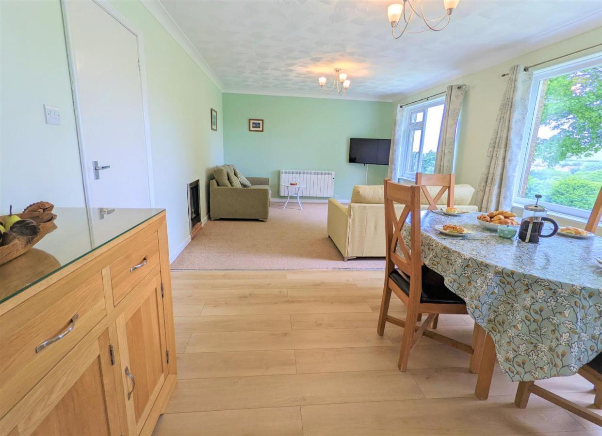 Hilltops Wroxall  Buitenkant foto